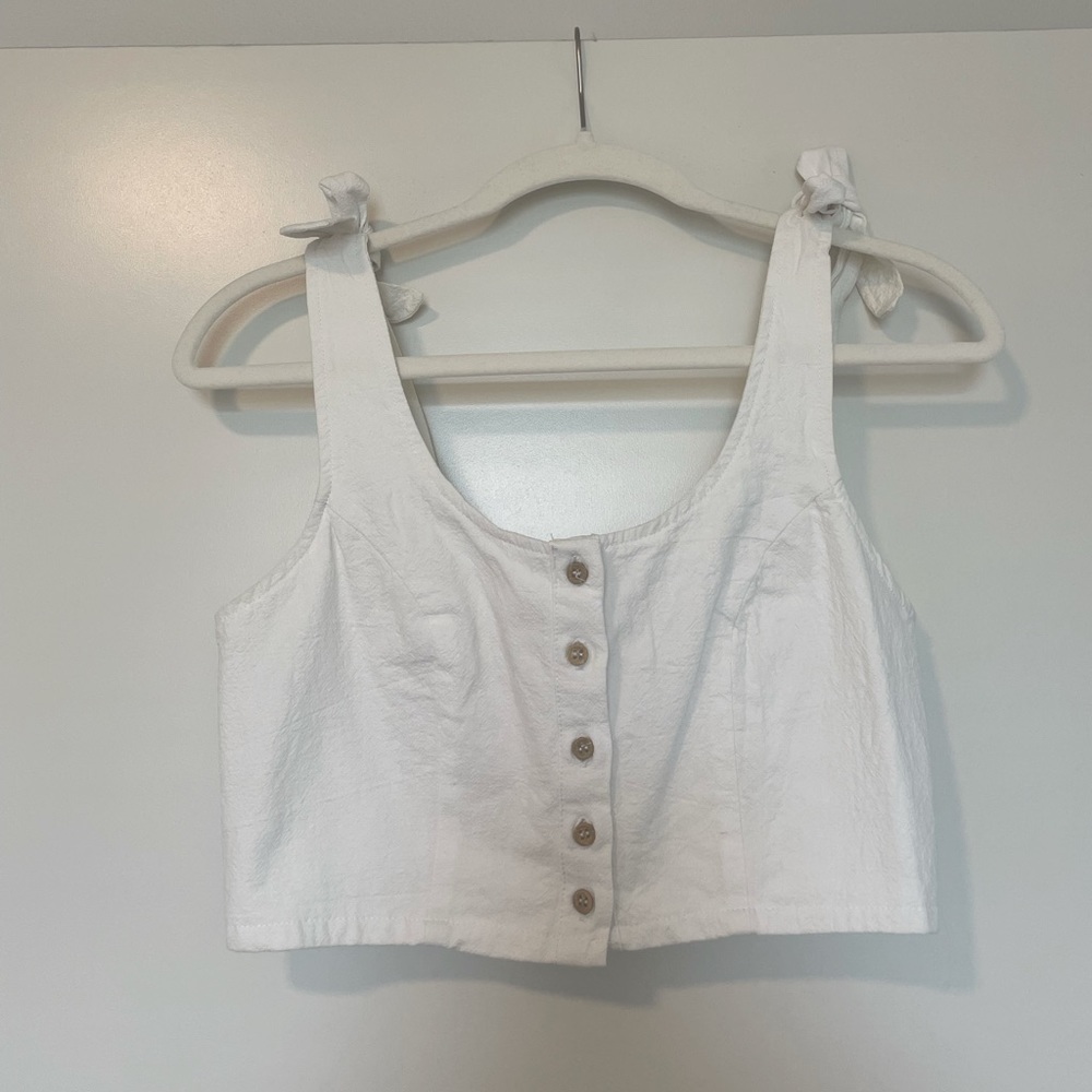 Kendall and Kylie - White Linen Button-Up Crop Top